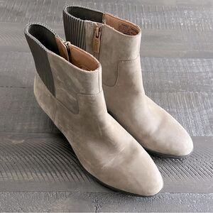 Vionic Scandi Style Leather Ankle Boots Taupe Beige Neutral Side Zip Women’s 9